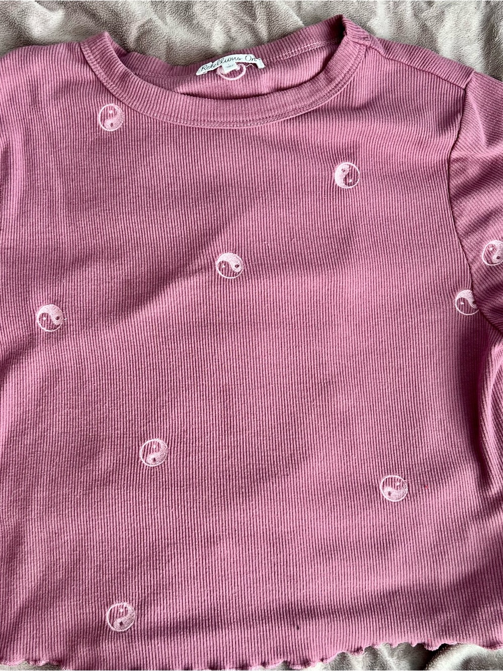 Rebellious One Mauve Pink Ribbed Long Sleeve Crop Top with Yin-Yang Embroidery